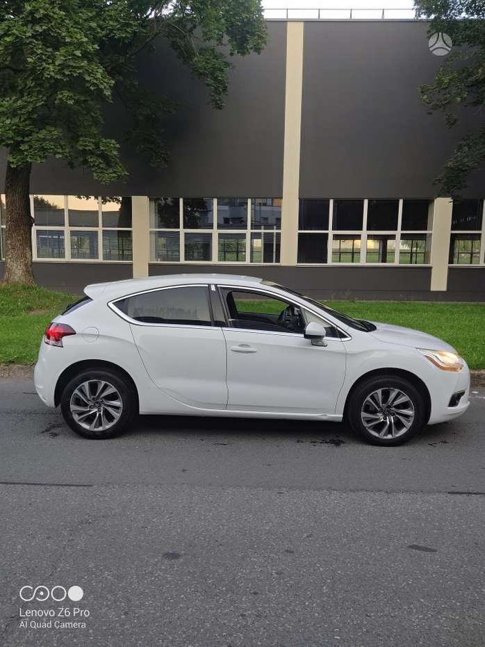 Citroen DS4, 1.6 l., hatchback