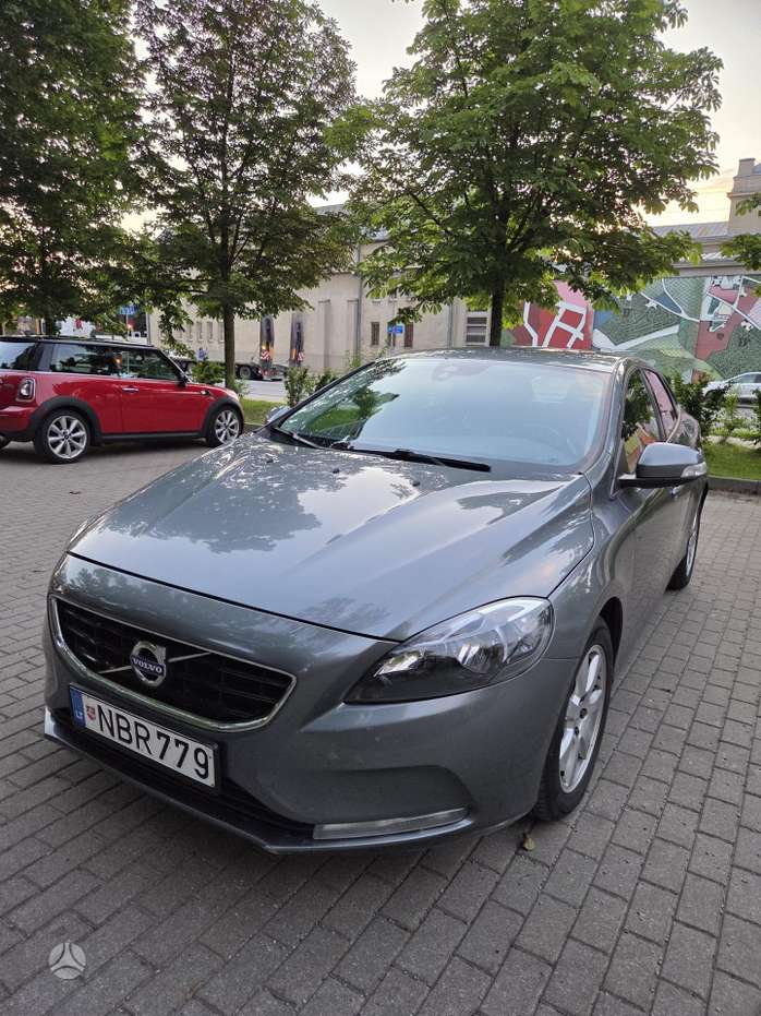 Volvo V40, 1.6 l., Хэтчбек