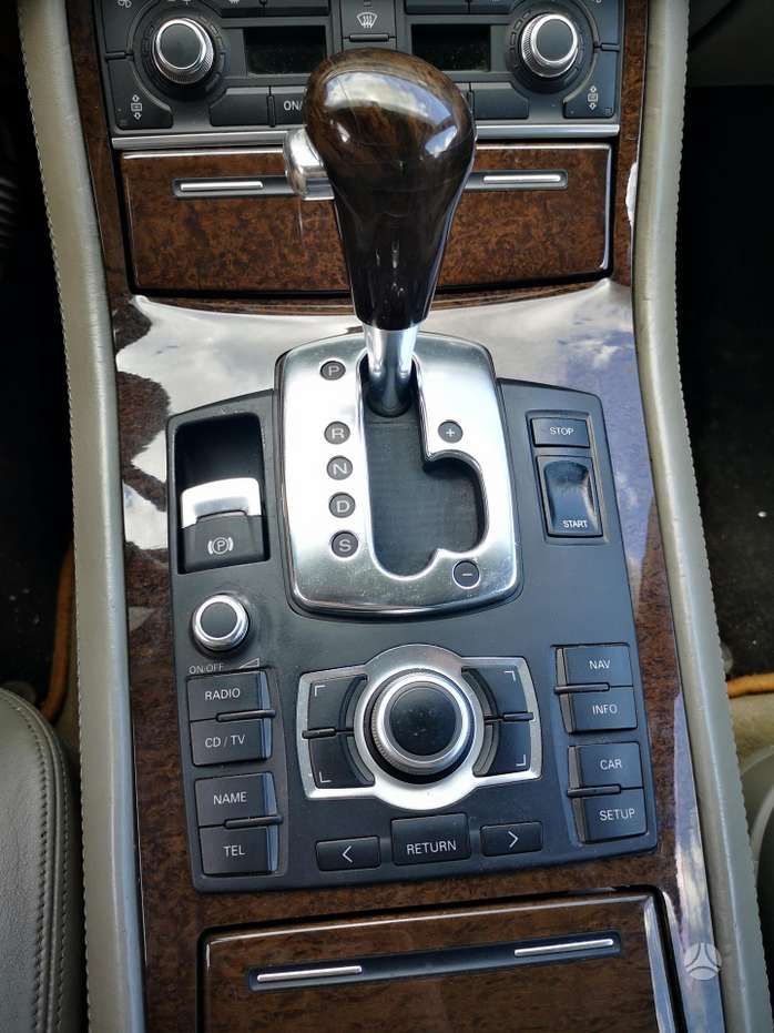 Audi A8, 3.0 l., Седан
