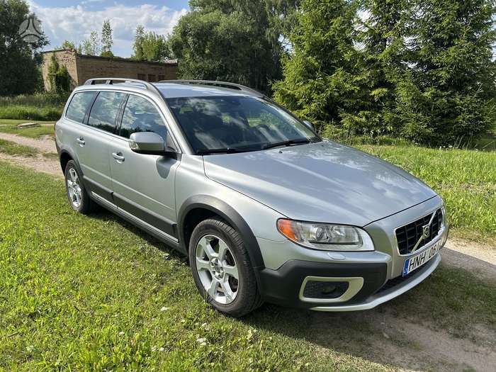 Volvo XC70, 2.4 l., wagon