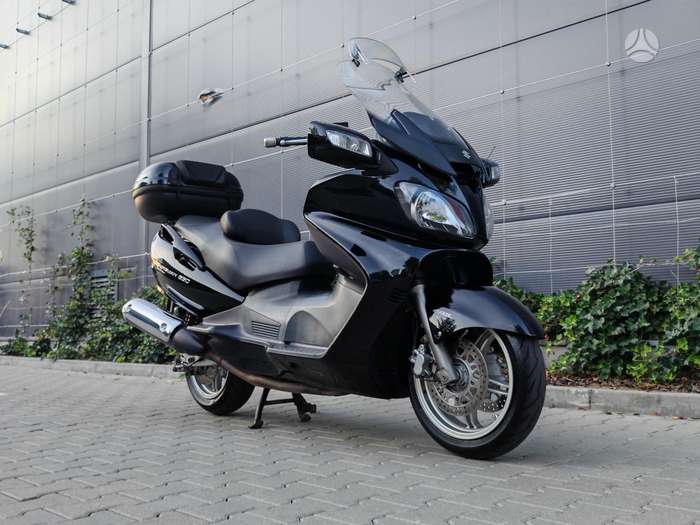 Suzuki Burgman 650cc, scooters / mopeds