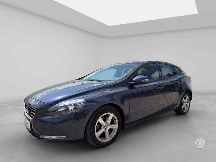 Volvo V40, 1.6 l., hatchback