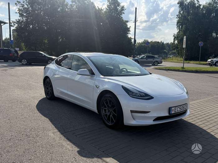 Tesla Model 3, 81 кВт·ч, Хэтчбек