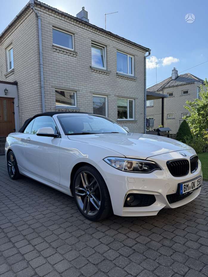 BMW 220, 2.0 l., convertible