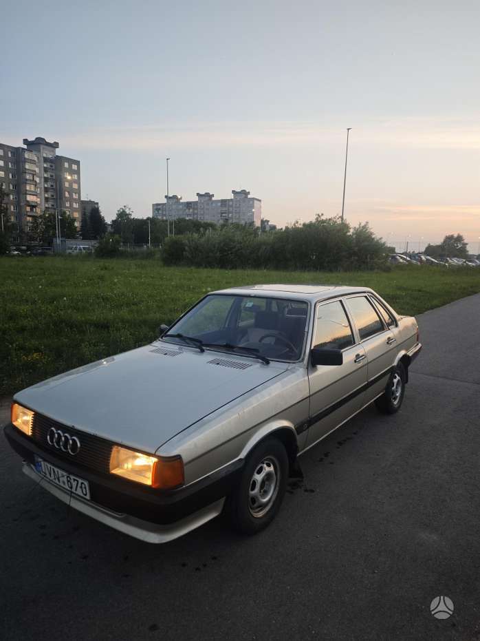 Audi 80, 1.8 l., Седан