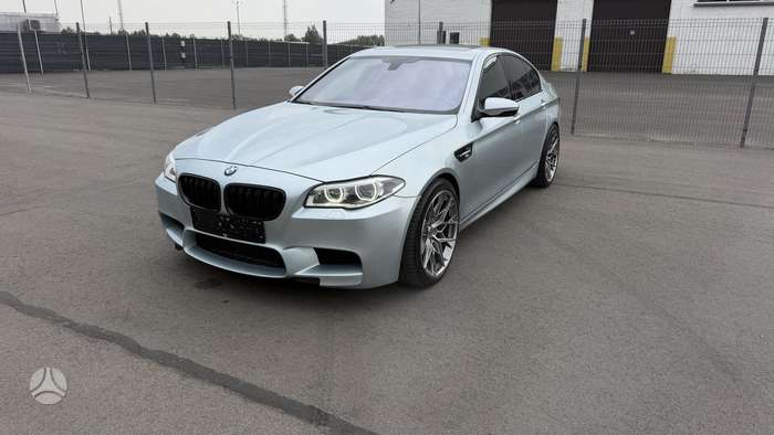 BMW M5, 4.4 l., Седан