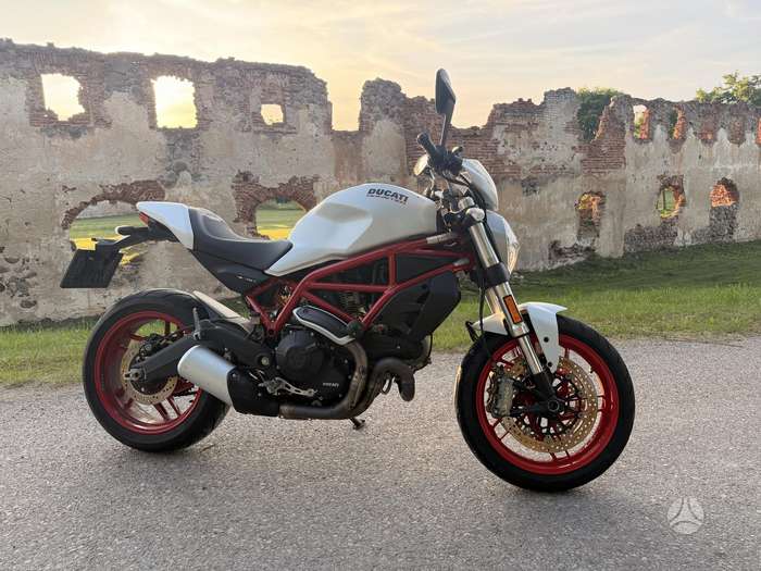 Ducati Monster 797cc, street / classic