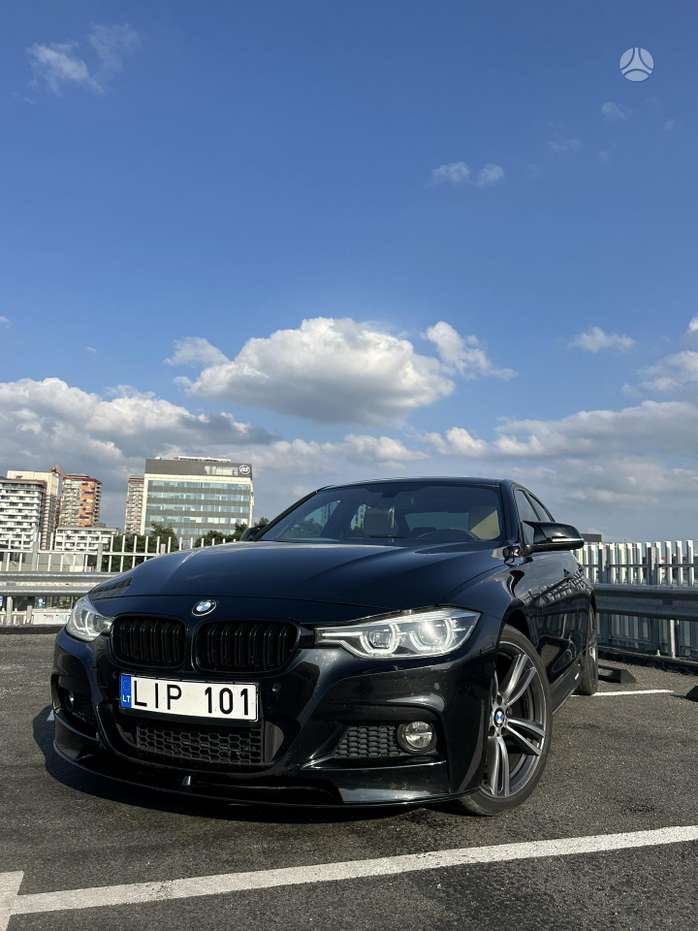 BMW 330, 2.0 l., Седан