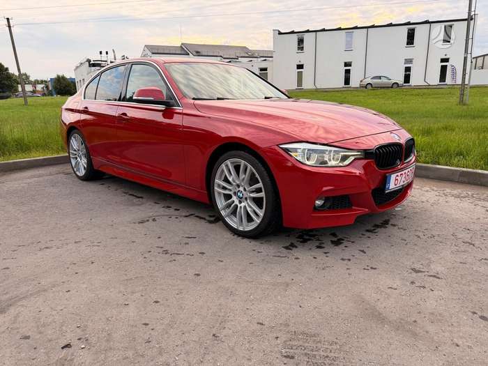 BMW 330, 2.0 l., Седан