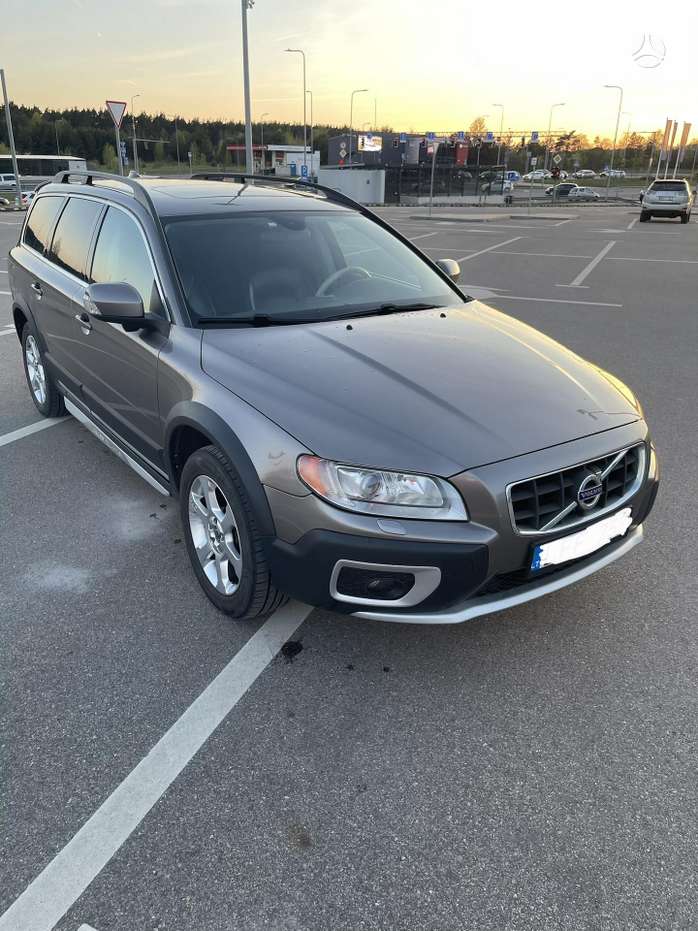 Volvo XC70, 2.4 l., wagon
