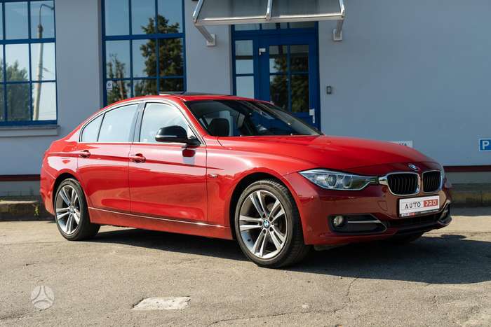 BMW 320, 2.0 l., saloon / sedan