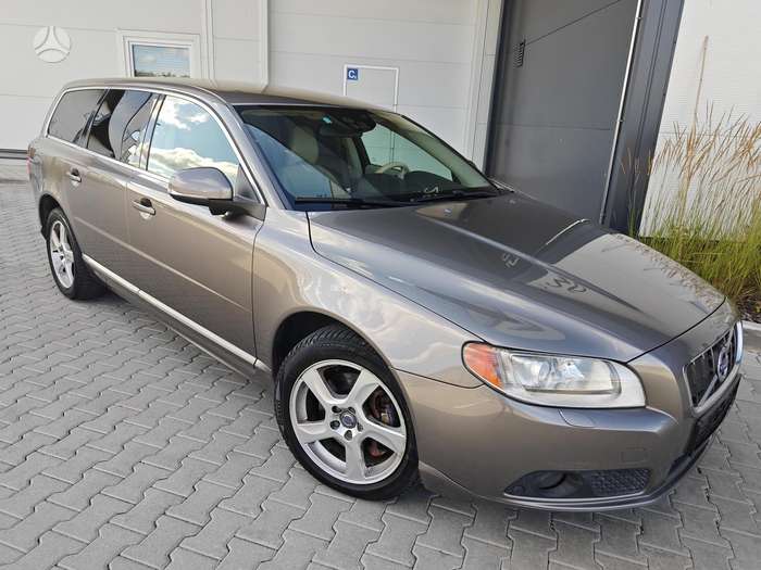 Volvo V70, 2.0 l., Универсал