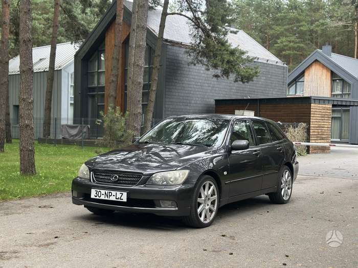 Lexus IS 300, 3.0 l., Универсал