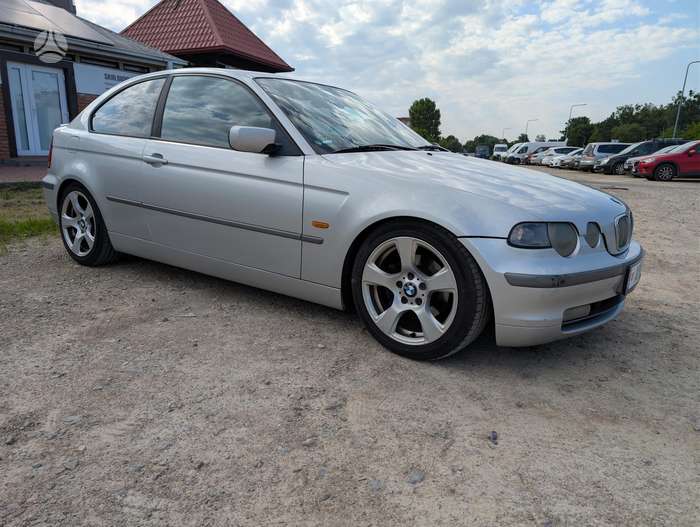 BMW 325, 2.5 l., hatchback