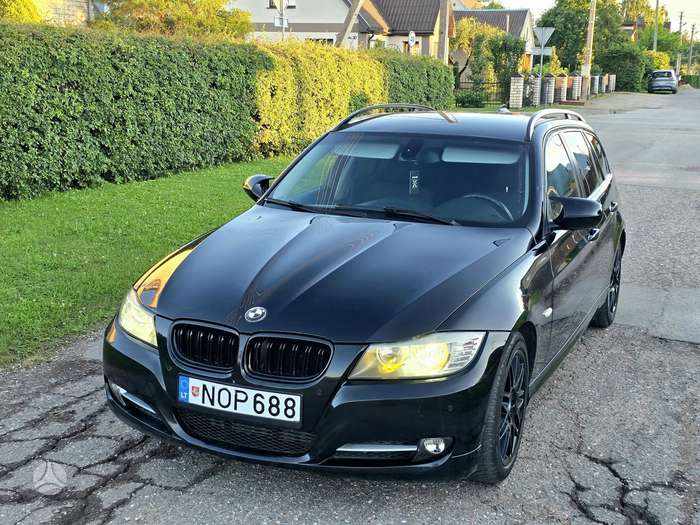 BMW 320, Универсал