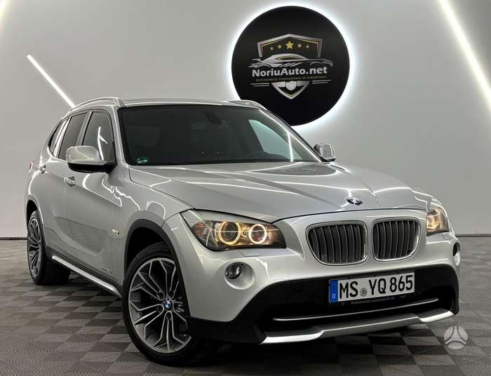 BMW X1, 2.0 l., off-road / crossover