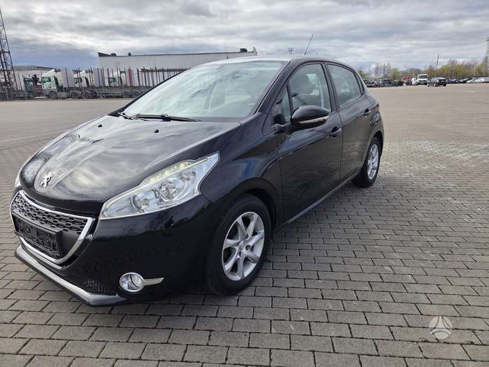 Peugeot 208, 1.2 l., hatchback
