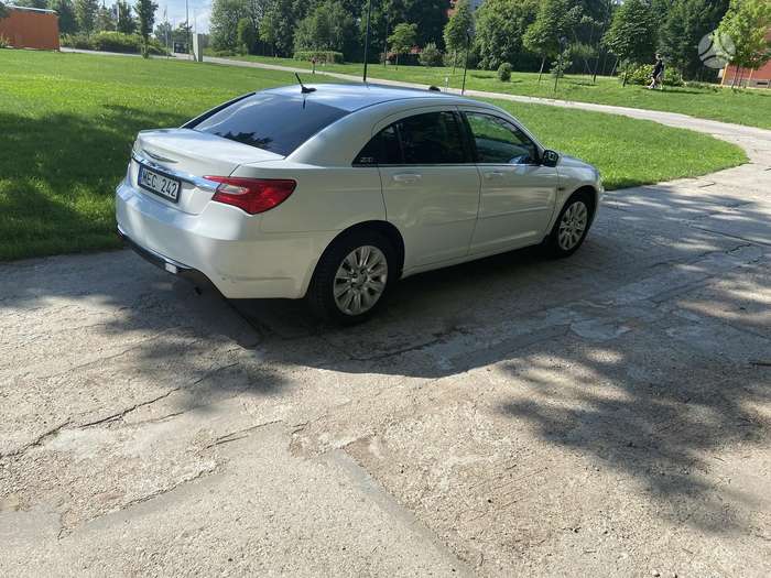 Chrysler 200, 2.4 l., sedanas
