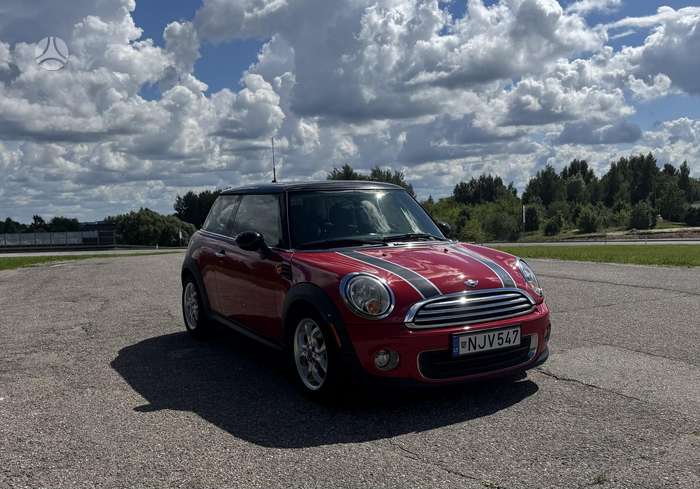 Mini Cooper, 1.6 l., hatchback