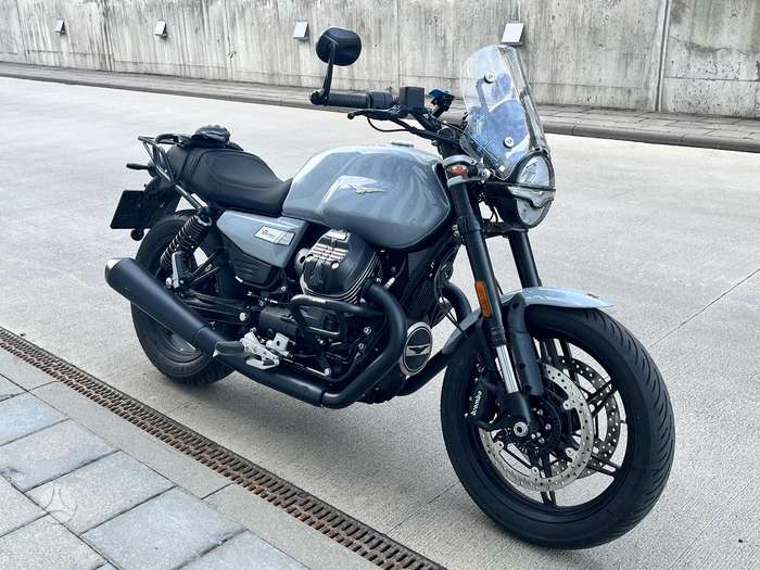 Moto Guzzi V7 850cc, street / classic