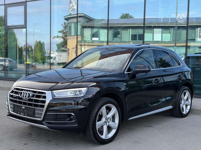Audi Q5, 2.0 l., off-road / crossover