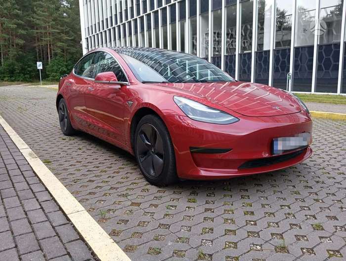 Tesla Model 3, 62 кВт·ч, Седан
