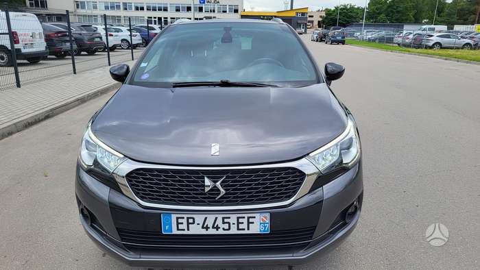 Citroen DS4, 1.2 l., hatchback