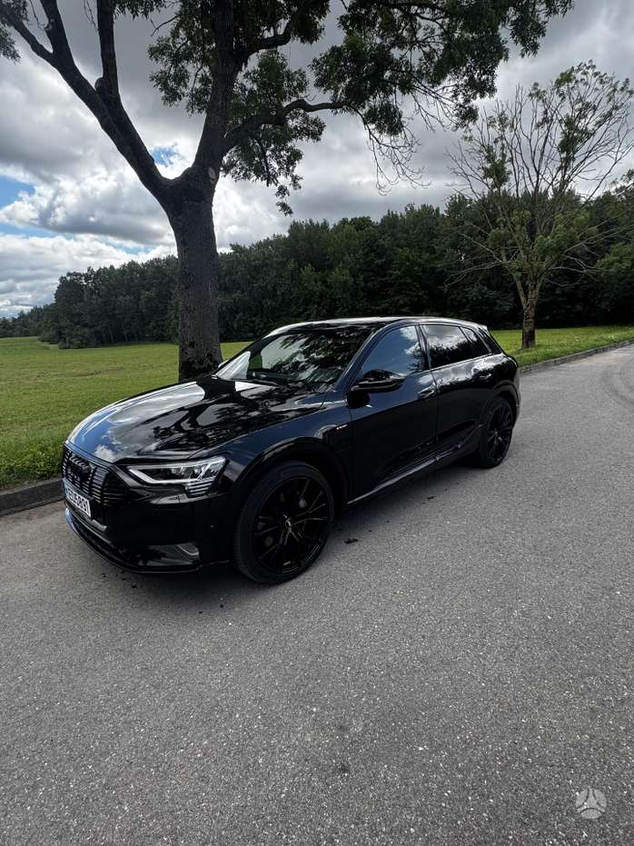 Audi e-tron, 95 kWh, off-road / crossover
