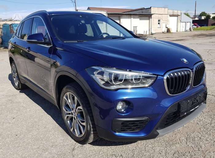 BMW X1, 2.0 l., off-road / crossover