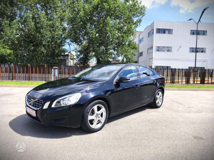 Volvo S60, 2.0 l., Седан