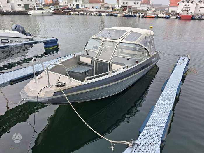Buster Magnum, yachts / cruisers