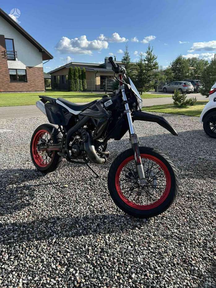 Rieju MRT 50 50cc, supermoto