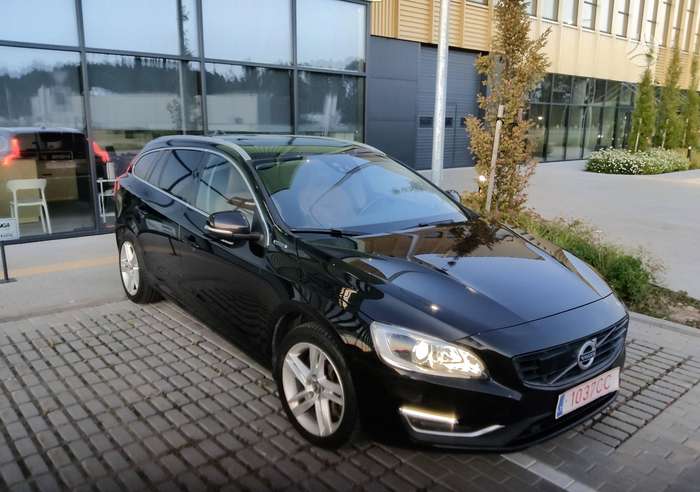 Volvo V60, 2.4 l., hatchback