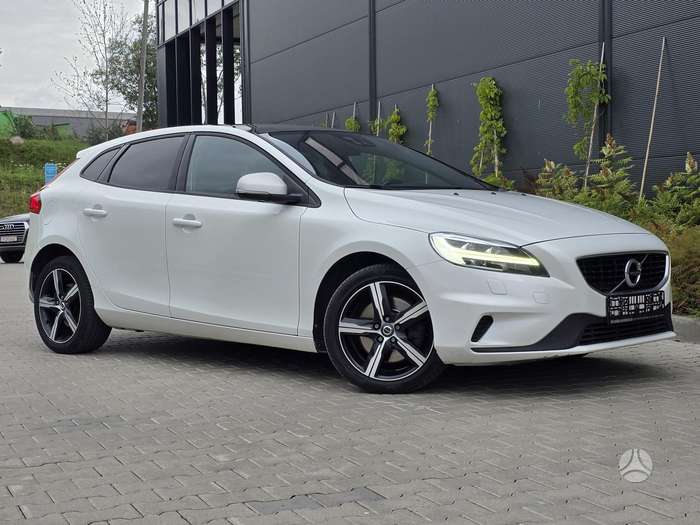 Volvo V40, 2.0 l., hatchback