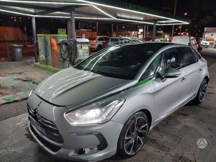 Citroen DS5, 2.0 l., hatchback