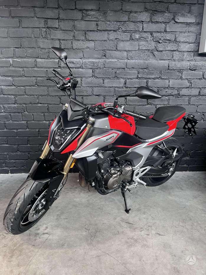 QJMOTOR SRK700 554cc, street / classic