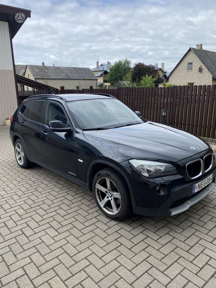 BMW X1, 2.0 l., off-road / crossover