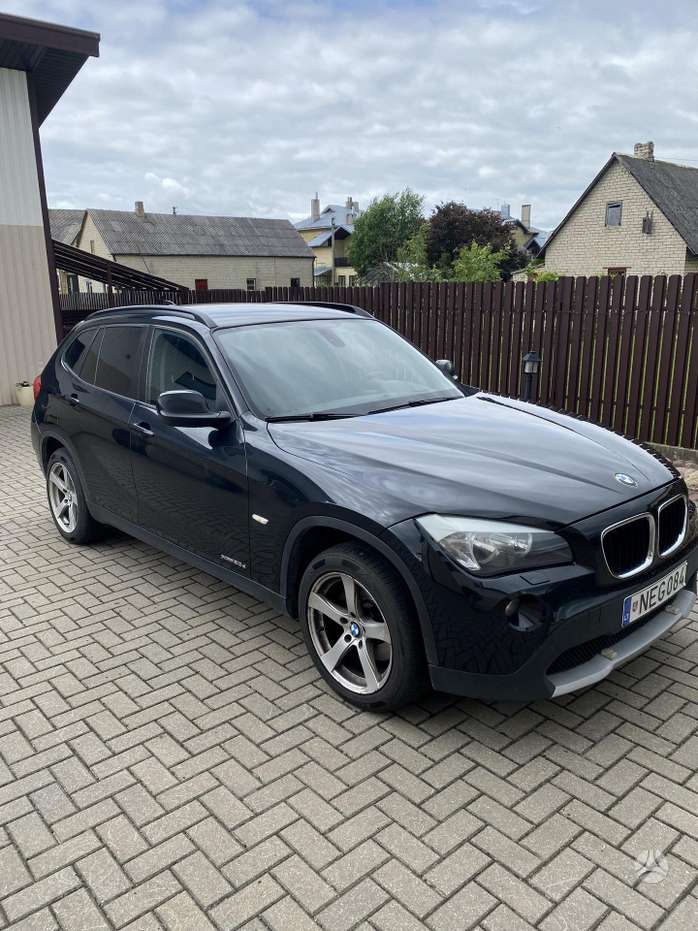 BMW X1, 2.0 l., Внедорожник / Кроссовер