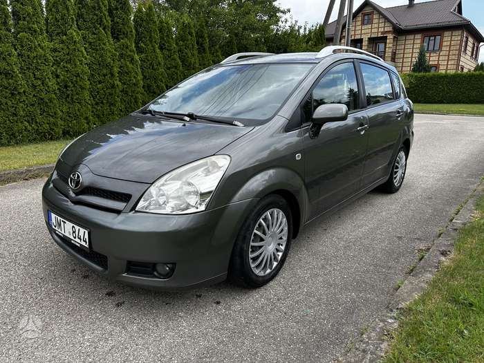 Toyota Corolla Verso, Универсал