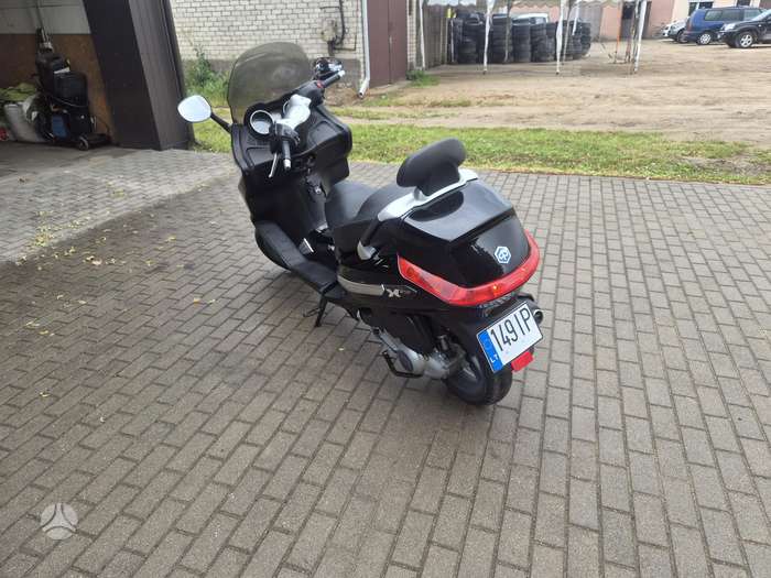 Piaggio Xevo 125cc, scooters / mopeds