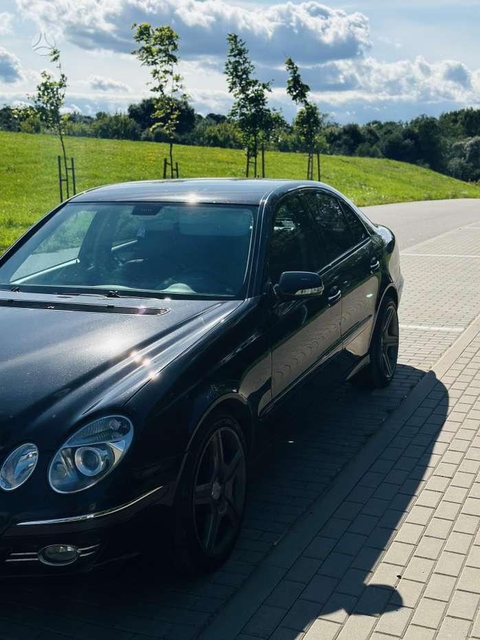 Mercedes-Benz E320, 3.2 l., Седан