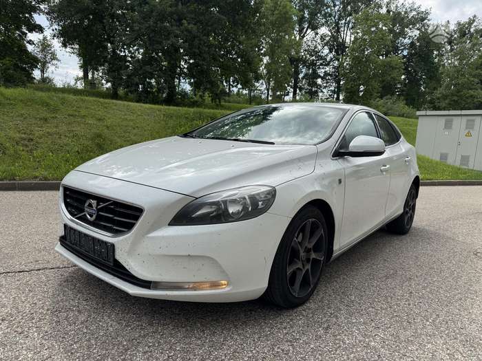 Volvo V40, 2.0 l., hatchback
