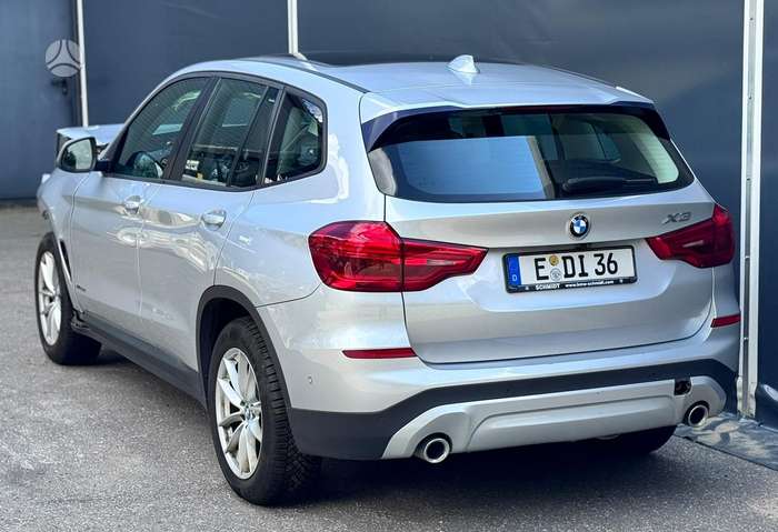 BMW X3, 2.0 l., Минивэн