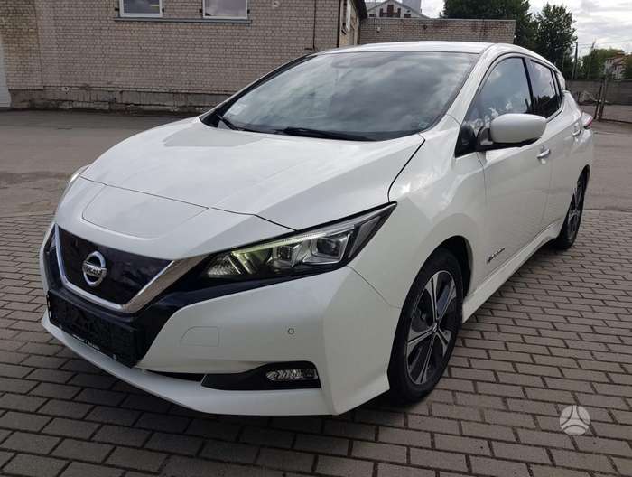 Nissan Leaf, 40 kWh, hatchback