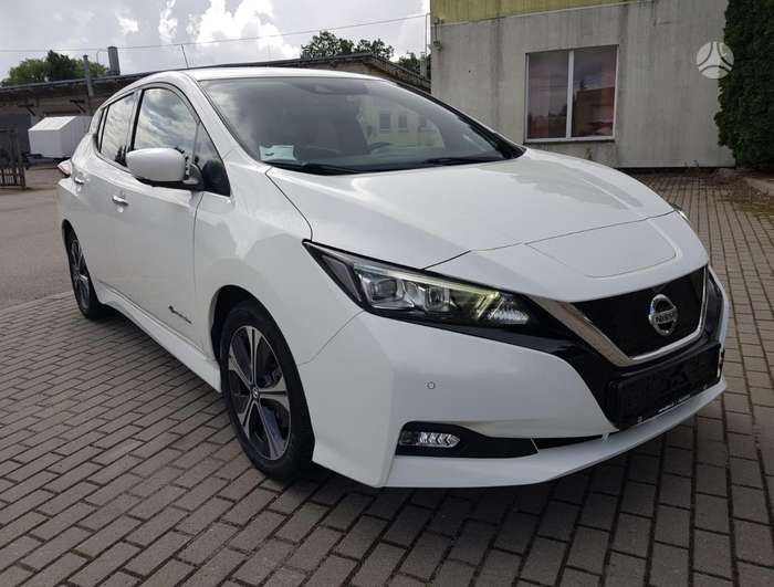 Nissan Leaf, 40 kWh, hatchback