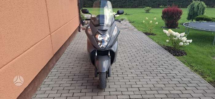 Honda Silverwing 400cc, мотороллеры / мопеды