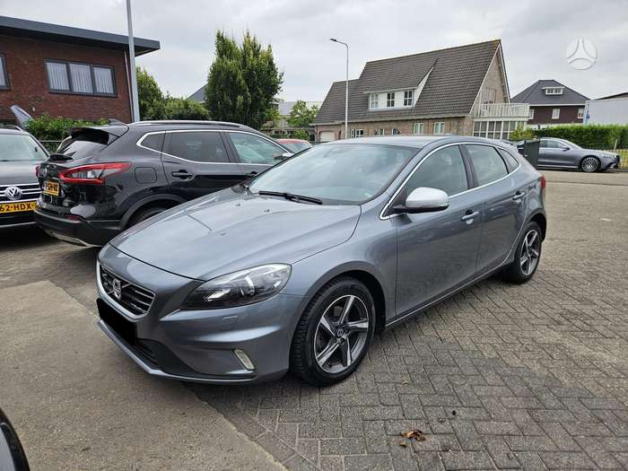 Volvo V40, 2.0 l., Хэтчбек