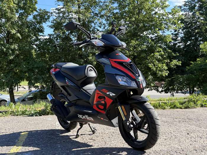 Aprilia SR 49cc, мотороллеры / мопеды