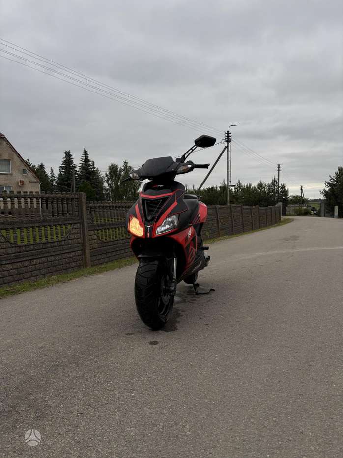 Aprilia SR 50cc, scooters / mopeds
