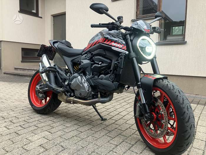 Ducati Monster 937cc, street / классические